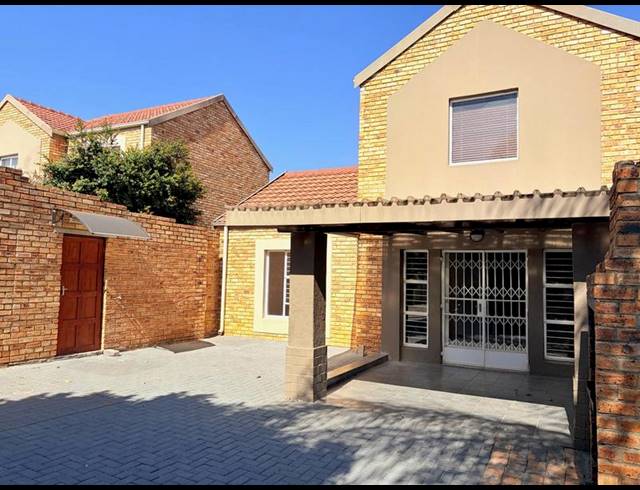 3 BEDROOM PROPERTY TO RENT IN WILGEHEUWEL